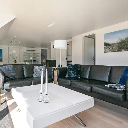 Four-bedroom Holiday In 49 Tatil Evi *